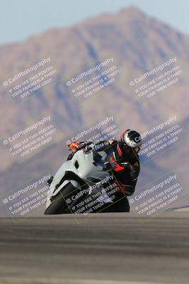 media/Dec-10-2023-SoCal Trackdays (Sun) [[0ce70f5433]]/Turn 9 (130pm)/